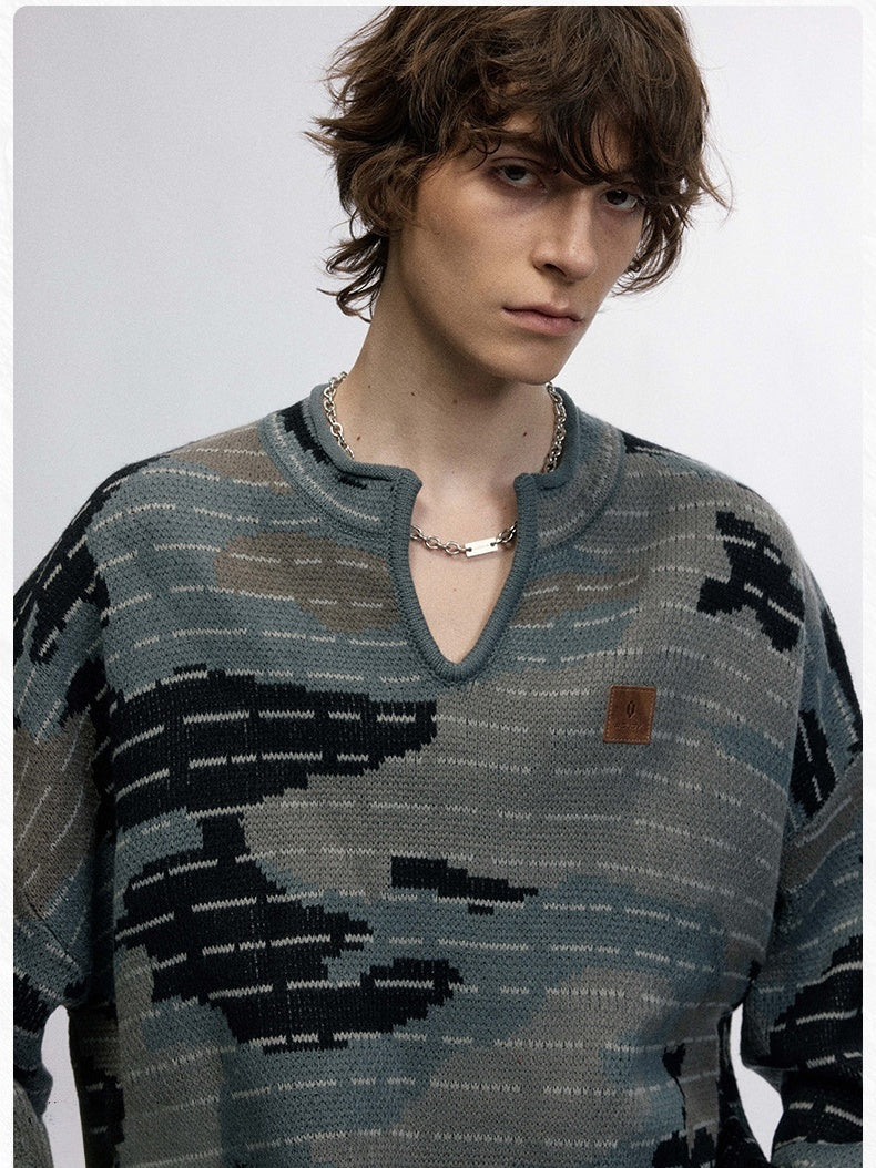 Computer Jacquard Small V-neck Camouflage Sweater